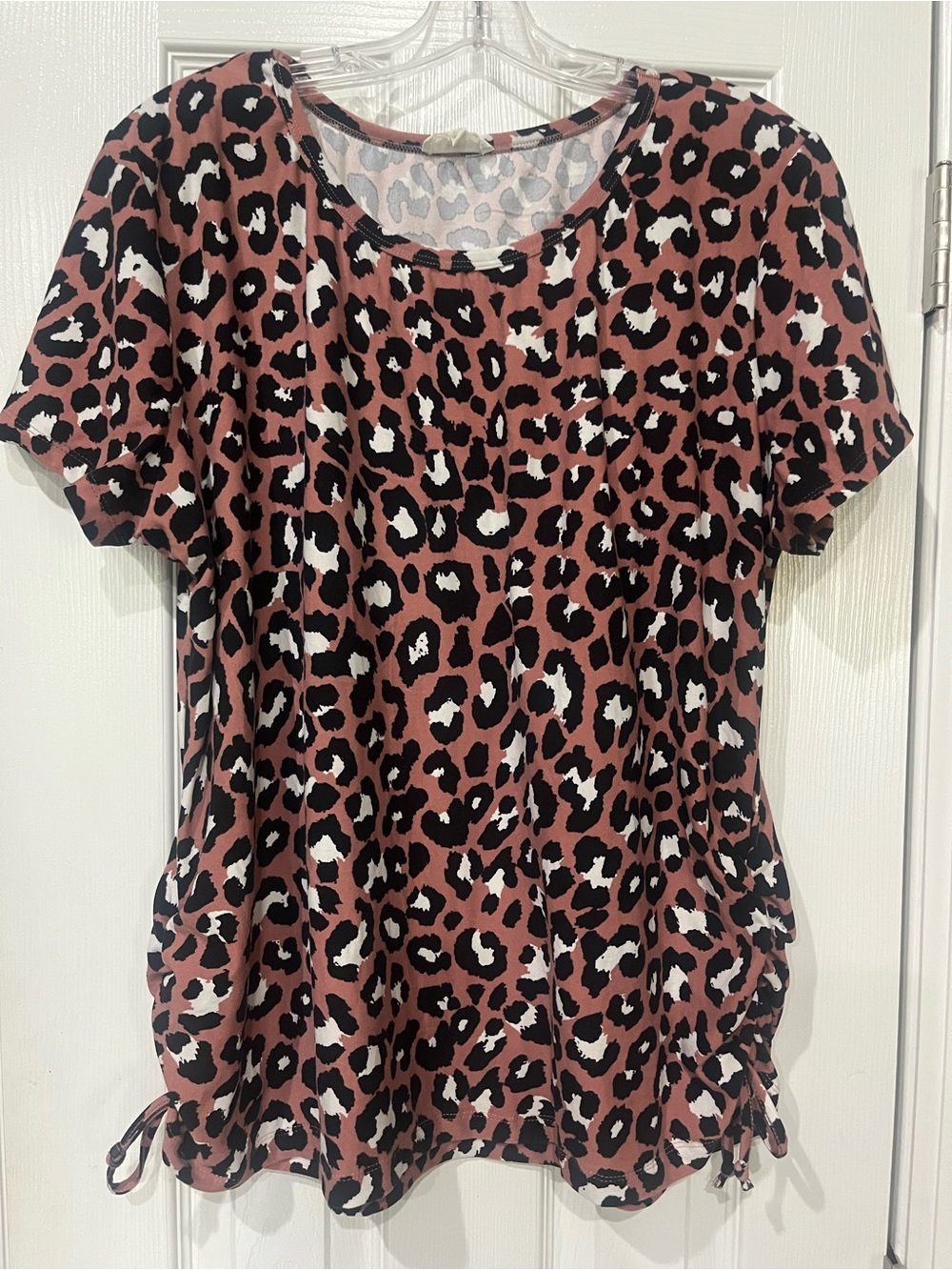 Women's Short-Sleeve Leopard Print Top - Rust Pink